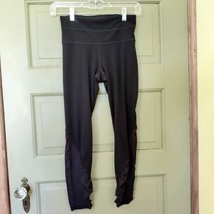 SOLD! Athleta XS black capri leggings